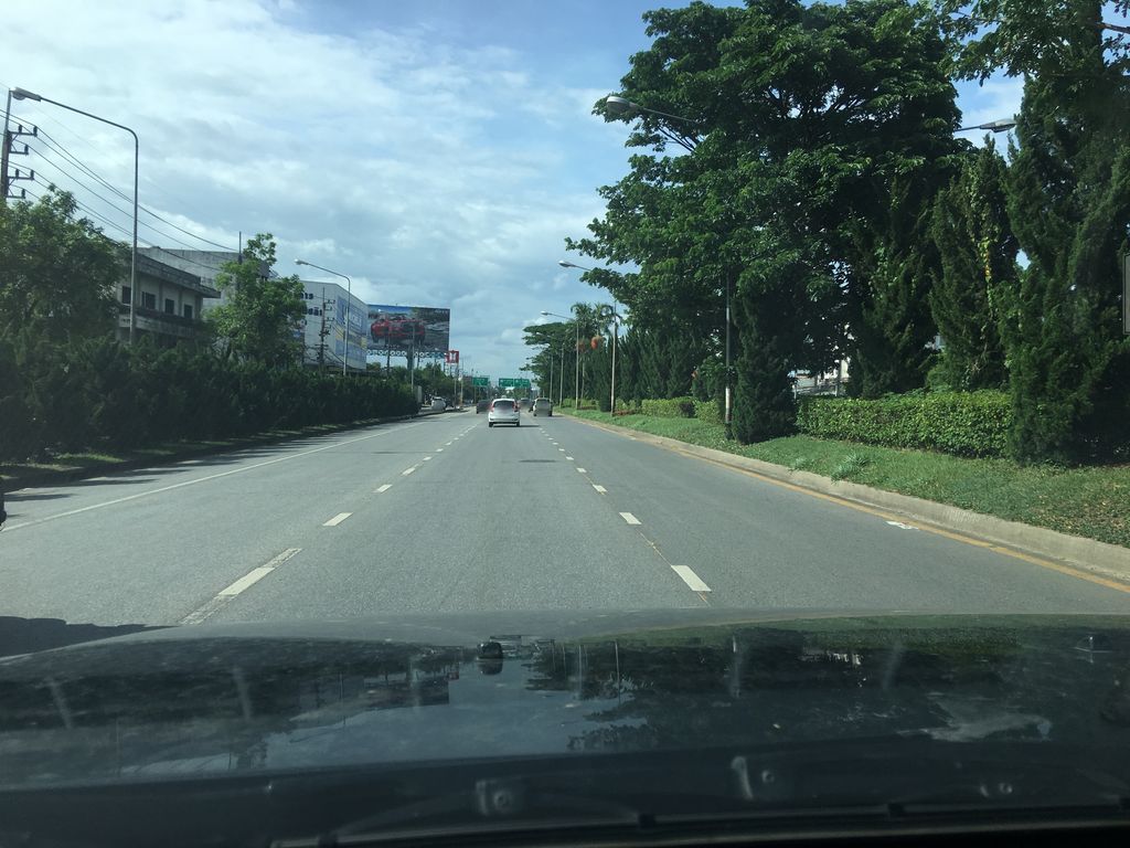 ภาพถนนตรงที่ มิตซูเชียงราย ตั้งอยู่ ถ่ายโดย wapriz พ.ศ. 2561 (2018) · A street-level view of where มิตซูเชียงราย · Mitsu Chiang Rai stands, by wapriz in 2561 (2018)