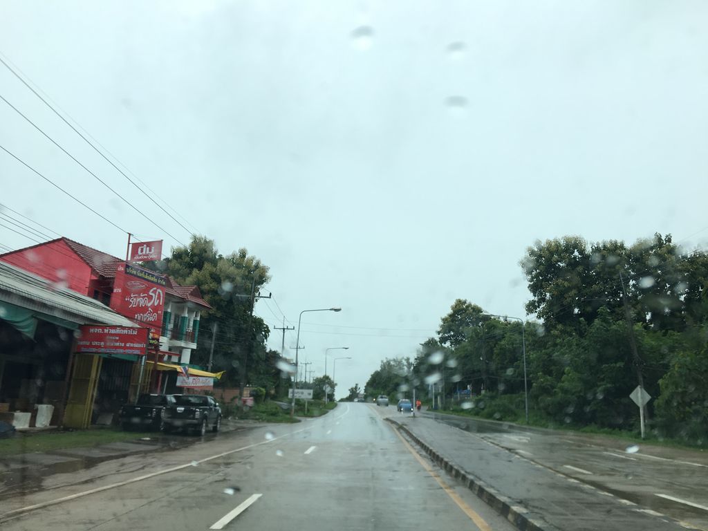 ภาพถนนตรงที่ Ai-CHA ตลาดห้วยสัก เชียงราย ตั้งอยู่ ถ่ายโดย wapriz พ.ศ. 2561 (2018) · A street-level view of where Ai-CHA ตลาดห้วยสัก เชียงราย stands, by wapriz in 2561 (2018)