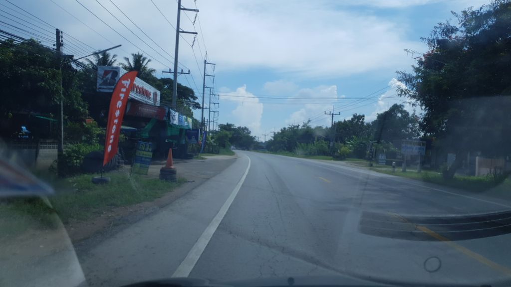 ภาพถนนตรงที่ เวียงป่าเป้ายางยนต์ ตั้งอยู่ ถ่ายโดย silamanee พ.ศ. 2561 (2018) · A street-level view of where เวียงป่าเป้ายางยนต์ · Wiang Pa Pao Yangyon stands, by silamanee in 2561 (2018)