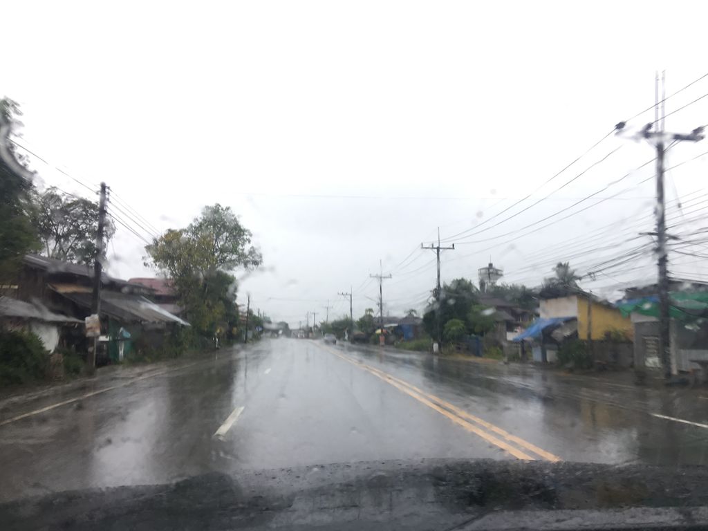 ภาพถนนตรงที่ ลานทุ่งวิว ตั้งอยู่ ถ่ายโดย wapriz พ.ศ. 2561 (2018) · A street-level view of where ลานทุ่งวิว · Lan Thung View stands, by wapriz in 2561 (2018)