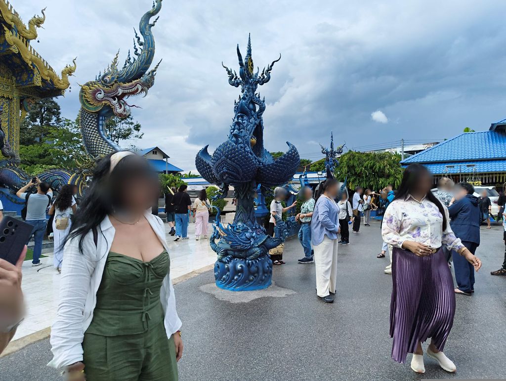 ภาพถนนตรงที่ Blue Temple Chiang Rai ตั้งอยู่ ถ่ายโดย marcuscalabresus พ.ศ. 2568 (2025) · A street-level view of where Blue Temple Chiang Rai stands, by marcuscalabresus in 2568 (2025)