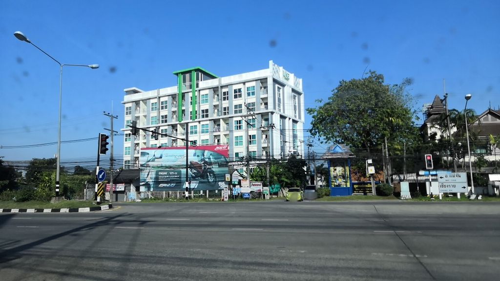 ภาพถนนตรงที่ ร้านนันทวัน ตั้งอยู่ ถ่ายโดย charlesano พ.ศ. 2561 (2018) · A street-level view of where ร้านนันทวัน · Ran Nanthawan stands, by charlesano in 2561 (2018)