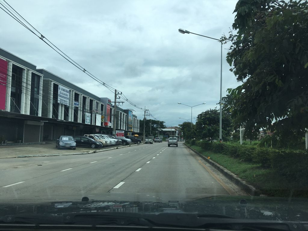 ภาพถนนตรงที่ ร้านบะหมี่เกี๊ยวจีนยูนนาน ตั้งอยู่ ถ่ายโดย wapriz พ.ศ. 2561 (2018) · A street-level view of where ร้านบะหมี่เกี๊ยวจีนยูนนาน · Ran Bamikiao Chinyunnan stands, by wapriz in 2561 (2018)