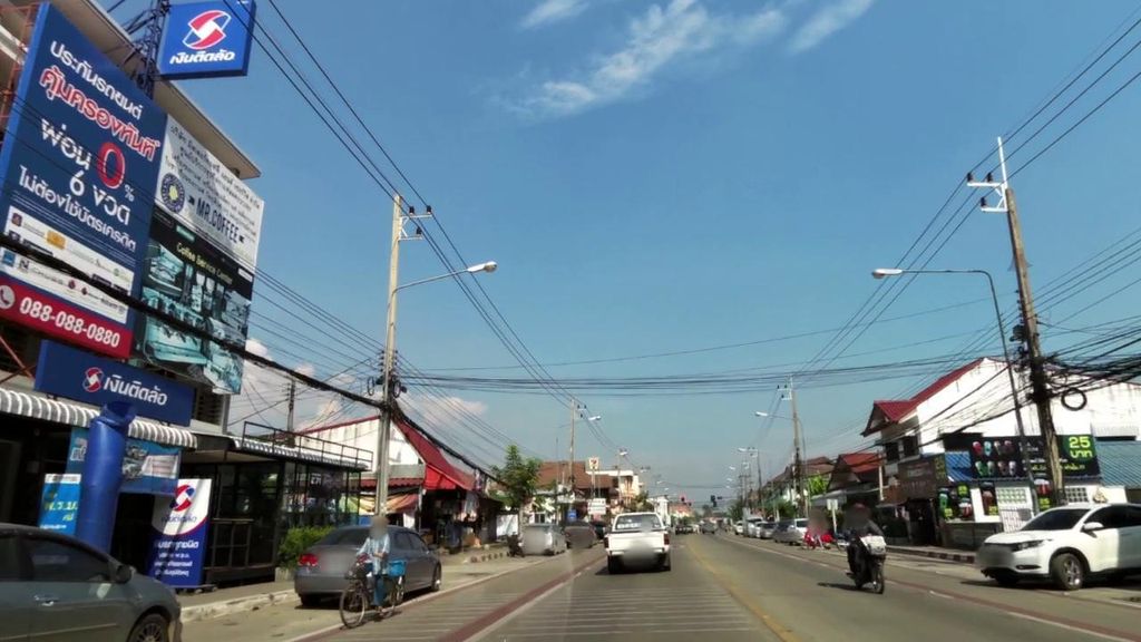 ภาพถนนตรงที่ Yes It Is ตั้งอยู่ ถ่ายโดย toffy พ.ศ. 2561 (2018) · A street-level view of where Yes It Is stands, by toffy in 2561 (2018)