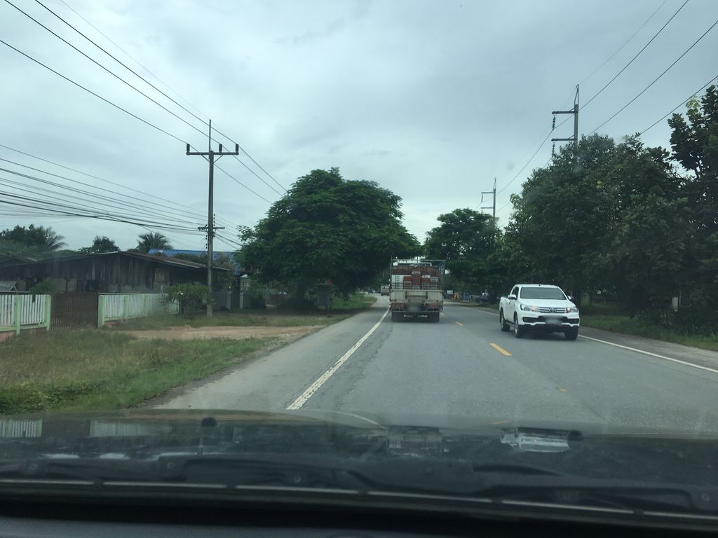 ภาพถนนตรงที่ ร.รเซนต์มารีอา แม่สรวย ตั้งอยู่ ถ่ายโดย wapriz พ.ศ. 2561 (2018) · A street-level view of where ร.รเซนต์มารีอา แม่สรวย · Ra.rasenmaria Mae Suai stands, by wapriz in 2561 (2018)