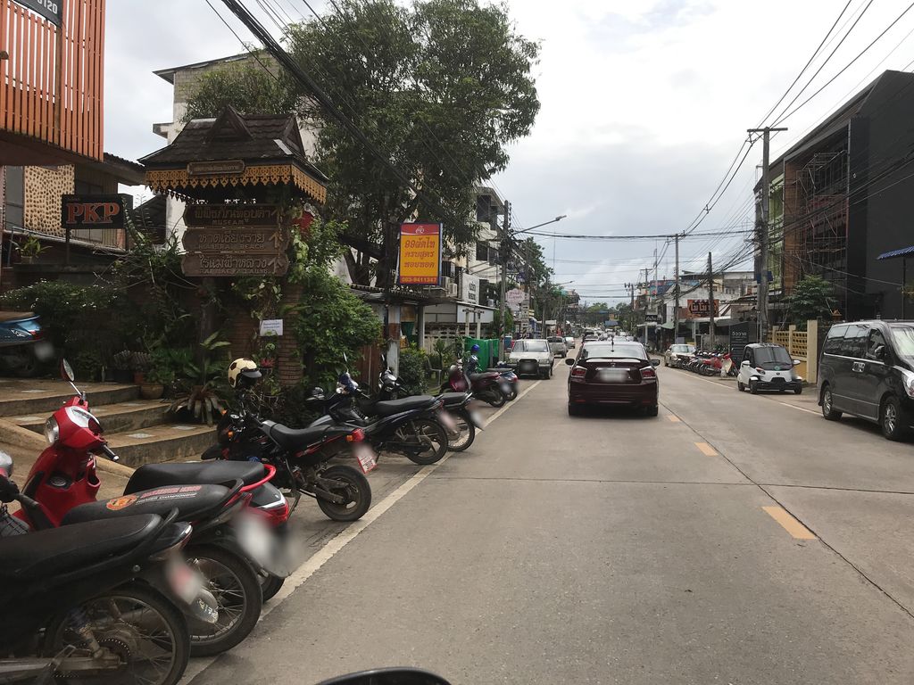 ภาพถนนตรงที่ มิสยู ซอฟต์เสิร์ฟ - Miss you softserve ตั้งอยู่ ถ่ายโดย kiw พ.ศ. 2561 (2018) · A street-level view of where มิสยู ซอฟต์เสิร์ฟ - Miss you softserve stands, by kiw in 2561 (2018)