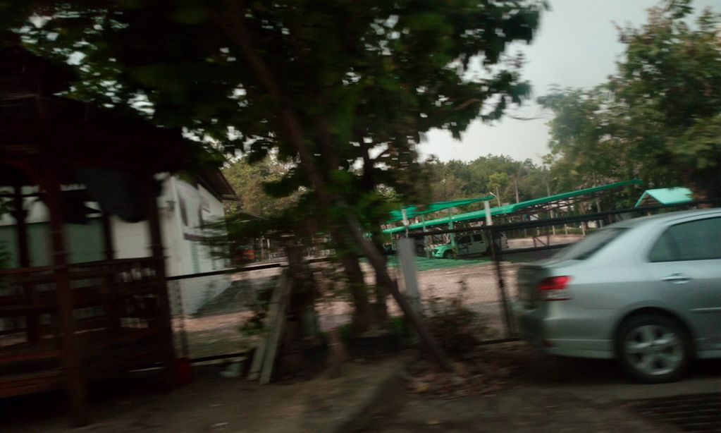 ภาพถนนตรงที่ ร้านกาแฟ Family time ตั้งอยู่ ถ่ายโดย ozflor พ.ศ. 2562 (2019) · A street-level view of where ร้านกาแฟ Family time stands, by ozflor in 2562 (2019)