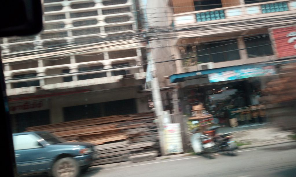 ภาพถนนตรงที่ นัวปลาแดก ป่าก่อ ตั้งอยู่ ถ่ายโดย ozflor พ.ศ. 2562 (2019) · A street-level view of where นัวปลาแดก ป่าก่อ · Nuapladaek Pa Ko stands, by ozflor in 2562 (2019)
