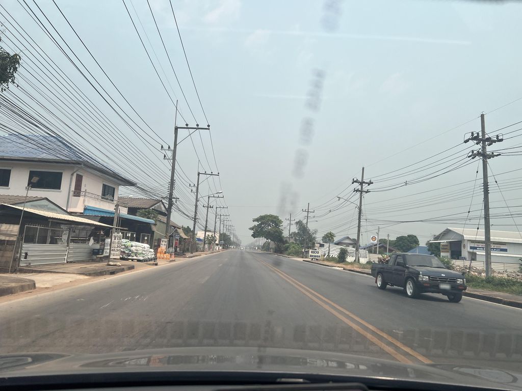 ภาพถนนตรงที่ ซะป๊ะตำยำนัวร์ ตั้งอยู่ ถ่ายโดย lin_wang พ.ศ. 2567 (2024) · A street-level view of where ซะป๊ะตำยำนัวร์ · Sapa Tam Yamnua stands, by lin_wang in 2567 (2024)
