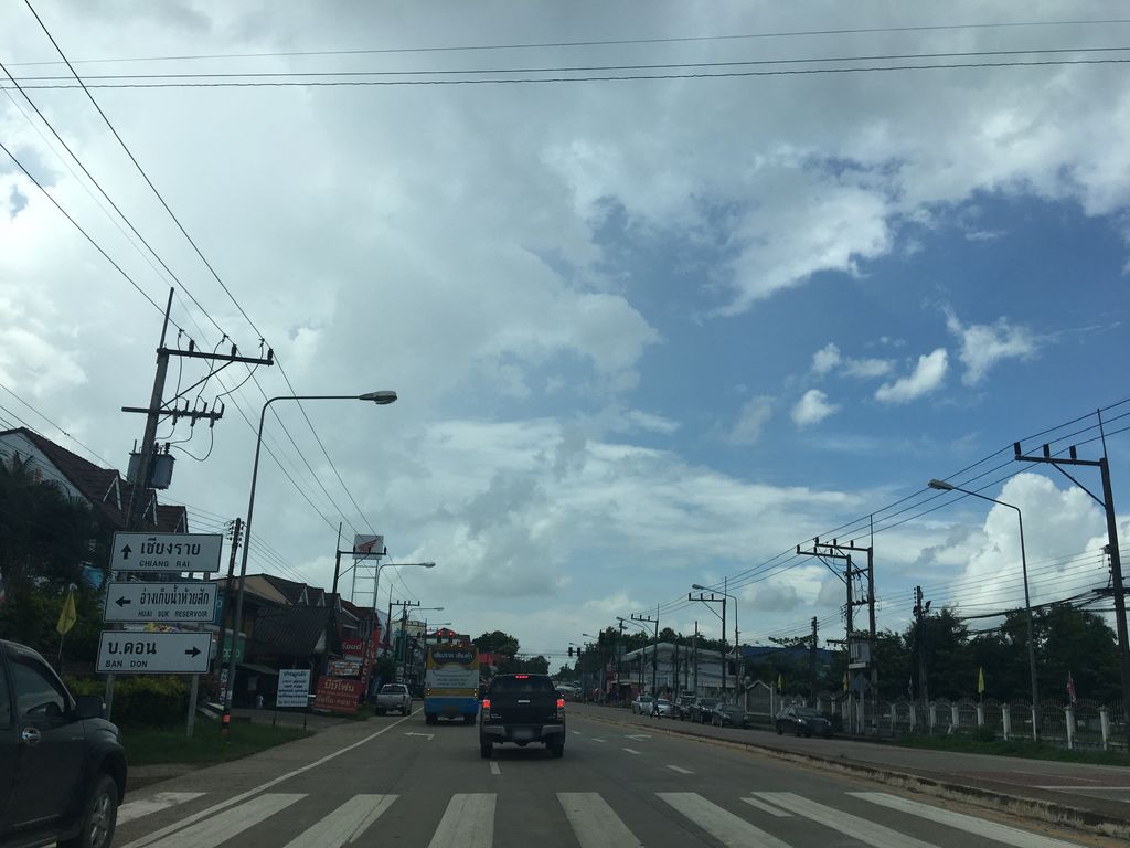 ภาพถนนตรงที่ ซ่อมมือถือห้วยสัก ตั้งอยู่ ถ่ายโดย wapriz พ.ศ. 2561 (2018) · A street-level view of where ซ่อมมือถือห้วยสัก · Sommuethue Huai Sak stands, by wapriz in 2561 (2018)