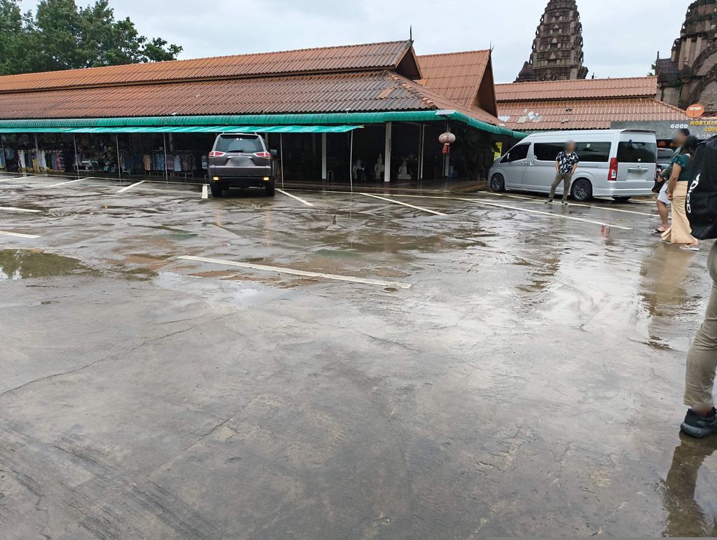 ภาพถนนตรงที่ น้ำพุร้อนทวีสิน เชียงราย | Chang Rai ตั้งอยู่ ถ่ายโดย marcuscalabresus พ.ศ. 2568 (2025) · A street-level view of where น้ำพุร้อนทวีสิน เชียงราย | Chang Rai stands, by marcuscalabresus in 2568 (2025)