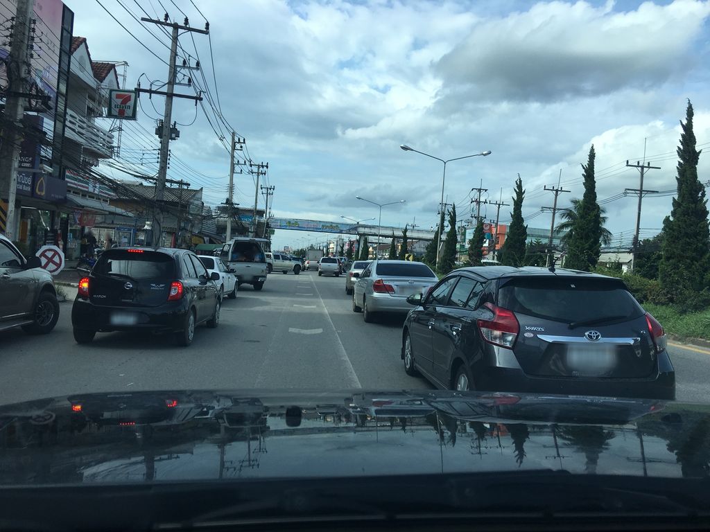 ภาพถนนตรงที่ Chiccme ตั้งอยู่ ถ่ายโดย wapriz พ.ศ. 2561 (2018) · A street-level view of where Chiccme stands, by wapriz in 2561 (2018)