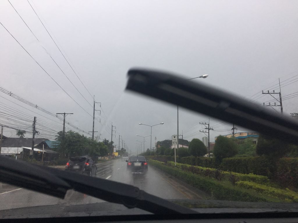 ภาพถนนตรงที่ จุดกางเตนท์บ้านป่ากล้วยดอยตุง ตั้งอยู่ ถ่ายโดย wapriz พ.ศ. 2561 (2018) · A street-level view of where จุดกางเตนท์บ้านป่ากล้วยดอยตุง · Chut Kang Ten Ban Pa Kluai Doi Tung stands, by wapriz in 2561 (2018)