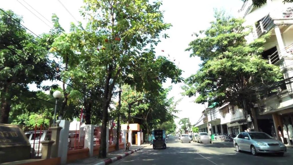 ภาพถนนตรงที่ Chiang Rai Provincial Attorney Office ตั้งอยู่ ถ่ายโดย toffy พ.ศ. 2561 (2018) · A street-level view of where Chiang Rai Provincial Attorney Office stands, by toffy in 2561 (2018)