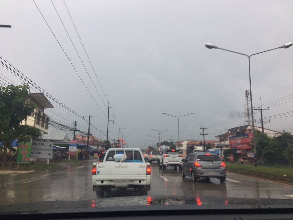 ภาพถนนตรงที่ Lichae Coffee ตั้งอยู่ ถ่ายโดย wapriz พ.ศ. 2561 (2018) · A street-level view of where Lichae Coffee stands, by wapriz in 2561 (2018)