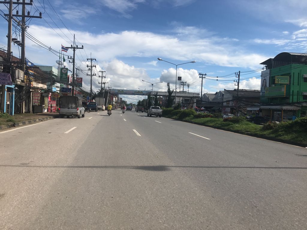 ภาพถนนตรงที่ B. P. การเบาะ ตั้งอยู่ ถ่ายโดย wiwattantib พ.ศ. 2561 (2018) · A street-level view of where B. P. การเบาะ · B. P. Kanbo stands, by wiwattantib in 2561 (2018)