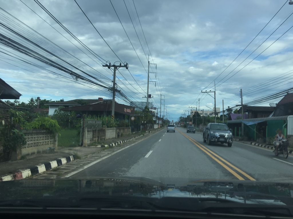 ภาพถนนตรงที่ บ้านคุณ หมูกระทะ ตั้งอยู่ ถ่ายโดย wapriz พ.ศ. 2561 (2018) · A street-level view of where บ้านคุณ หมูกระทะ · Ban Khun Mukratha stands, by wapriz in 2561 (2018)