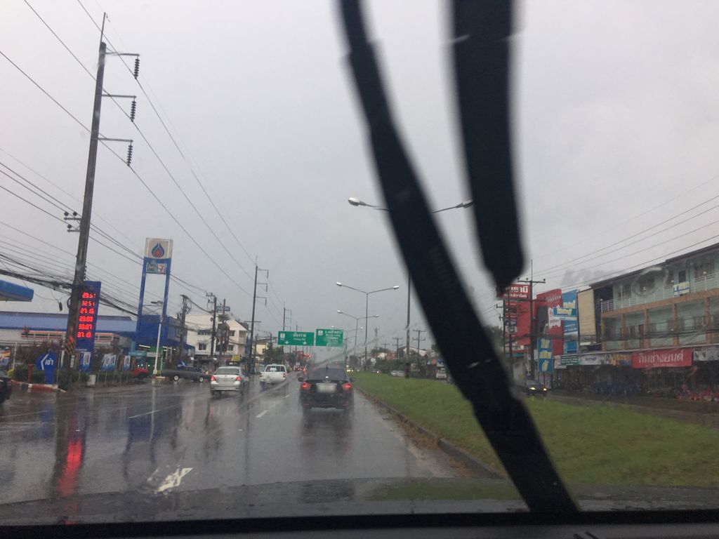 ภาพถนนตรงที่ O-Time ตั้งอยู่ ถ่ายโดย wapriz พ.ศ. 2561 (2018) · A street-level view of where O-Time stands, by wapriz in 2561 (2018)