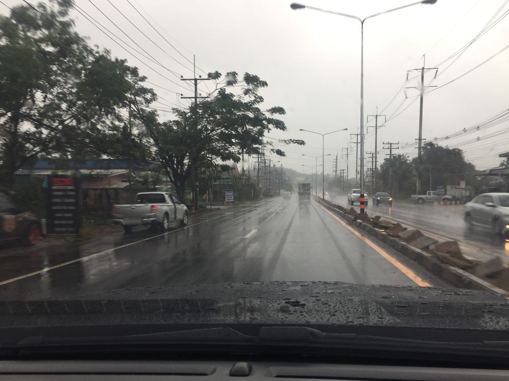 ภาพถนนตรงที่ Nitro Koff ตั้งอยู่ ถ่ายโดย chanon พ.ศ. 2561 (2018) · A street-level view of where Nitro Koff stands, by chanon in 2561 (2018)