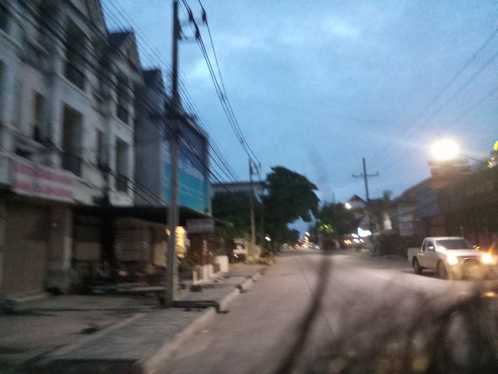 ภาพถนนตรงที่ Attitude Clinic เชียงราย ตั้งอยู่ ถ่ายโดย jang พ.ศ. 2561 (2018) · A street-level view of where Attitude Clinic เชียงราย stands, by jang in 2561 (2018)