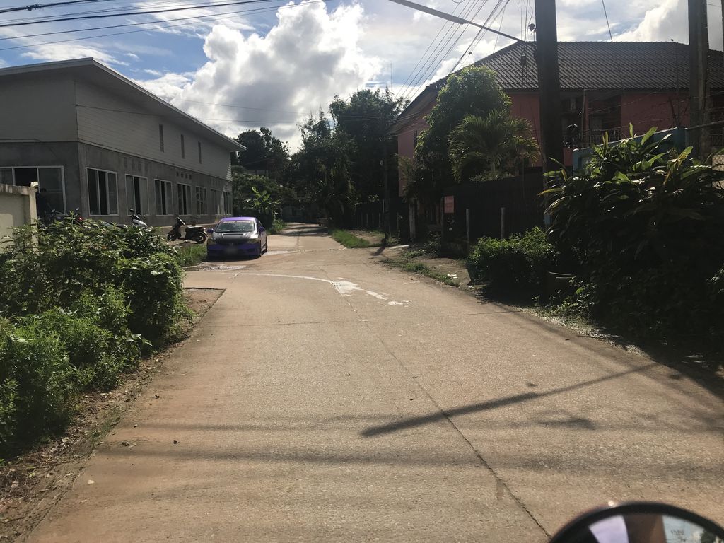 ภาพถนนตรงที่ หอพักหญิงรัตนาวดี ตั้งอยู่ ถ่ายโดย wiwattantib พ.ศ. 2561 (2018) · A street-level view of where หอพักหญิงรัตนาวดี · Ying Ratnaodi Dormitory stands, by wiwattantib in 2561 (2018)