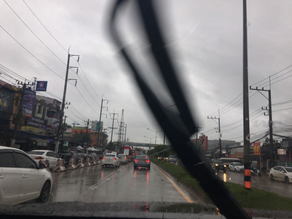 ภาพถนนตรงที่ K Can Cut ตั้งอยู่ ถ่ายโดย wapriz พ.ศ. 2561 (2018) · A street-level view of where K Can Cut stands, by wapriz in 2561 (2018)