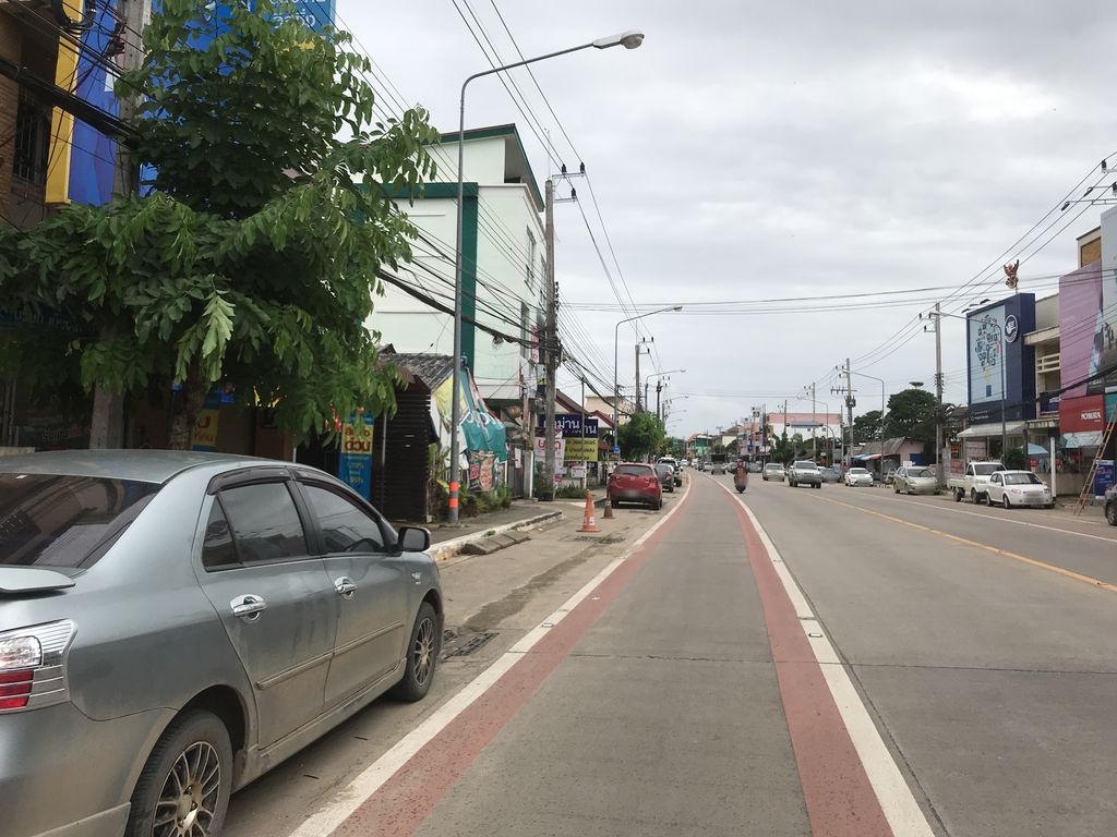 ภาพถนนตรงที่ ชาพะยอม ตั้งอยู่ ถ่ายโดย kiw พ.ศ. 2561 (2018) · A street-level view of where ชาพะยอม · Chaphayom stands, by kiw in 2561 (2018)