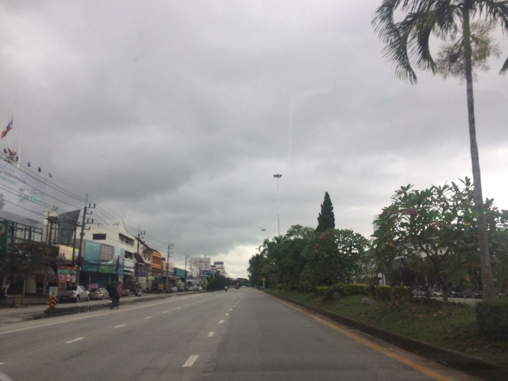 ภาพถนนตรงที่ Villa Cavallo Chiangrai - New Page ตั้งอยู่ ถ่ายโดย prasert พ.ศ. 2559 (2016) · A street-level view of where Villa Cavallo Chiangrai - New Page stands, by prasert in 2559 (2016)