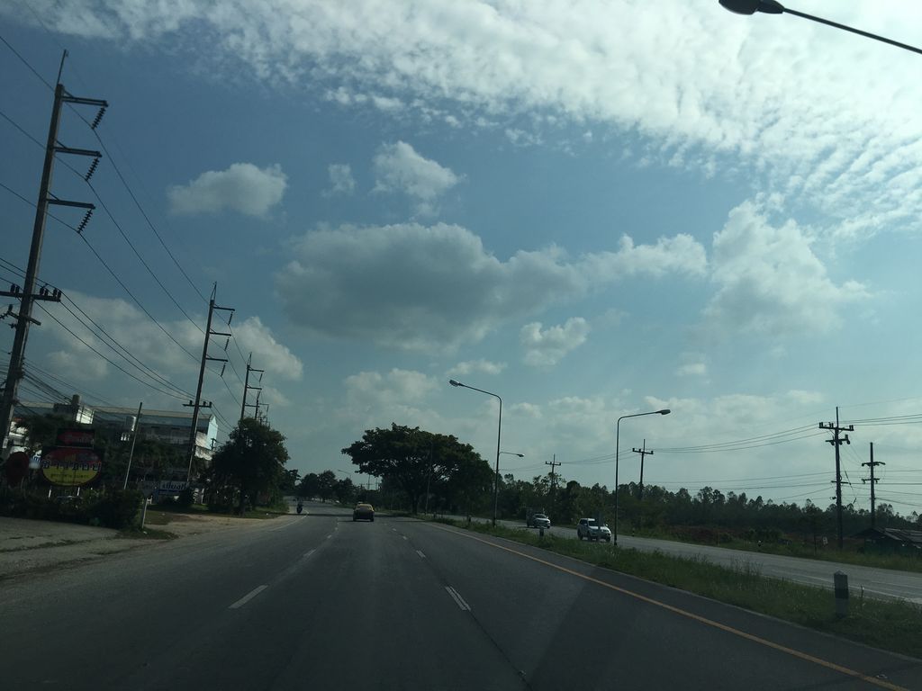 ภาพถนนตรงที่ นราชาชัก สาขา มทร.ล้านนา เชียงราย ตั้งอยู่ ถ่ายโดย wapriz พ.ศ. 2561 (2018) · A street-level view of where นราชาชัก สาขา มทร.ล้านนา เชียงราย · Narachachak Sakha Masa.lanna Chiang Rai stands, by wapriz in 2561 (2018)