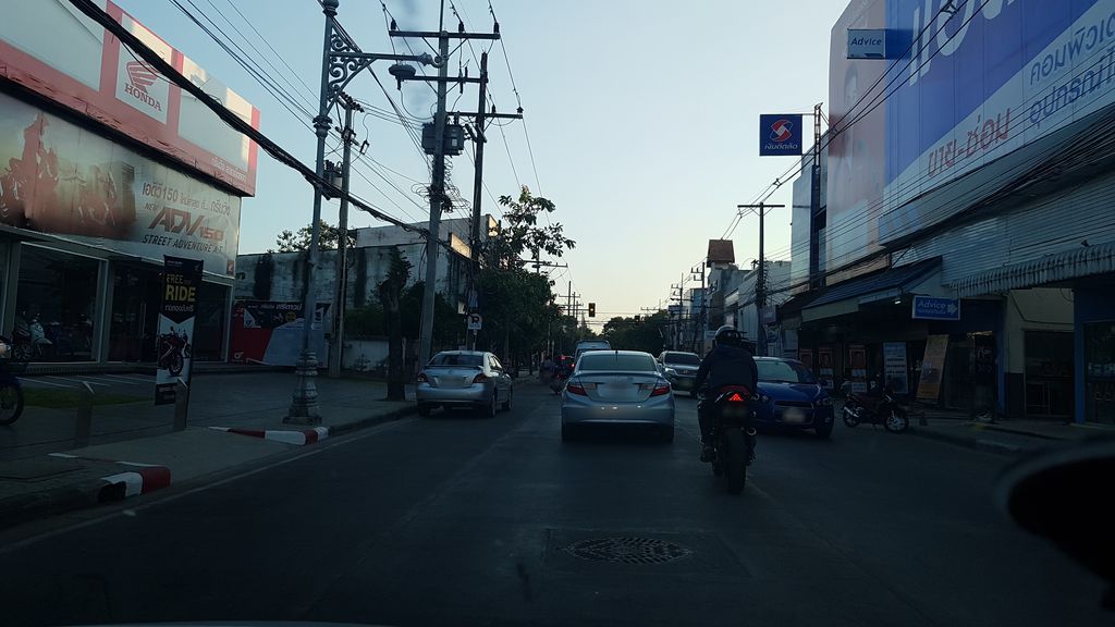 ภาพถนนตรงที่ กายภาพบำบัด ปวดหลัง ปวดเข่า นิ้วล็อค ปวดไหล่ By วีแคร์ คลินิกกายภาพบำบัด ตั้งอยู่ ถ่ายโดย igorzo พ.ศ. 2562 (2019) · A street-level view of where กายภาพบำบัด ปวดหลัง ปวดเข่า นิ้วล็อค ปวดไหล่ By วีแคร์ คลินิกกายภาพบำบัด · Kaiphapbambat Puatlang Puatkhao Niolook Puatlai By Wi Clinic Kaiphapbambat stands, by igorzo in 2562 (2019)