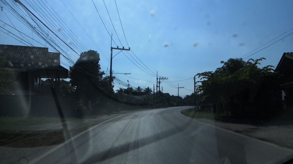 ภาพถนนตรงที่ ปลานิลสดโพธิ์ชัย ตั้งอยู่ ถ่ายโดย charlesano พ.ศ. 2561 (2018) · A street-level view of where ปลานิลสดโพธิ์ชัย · Planin Sot Phochai stands, by charlesano in 2561 (2018)