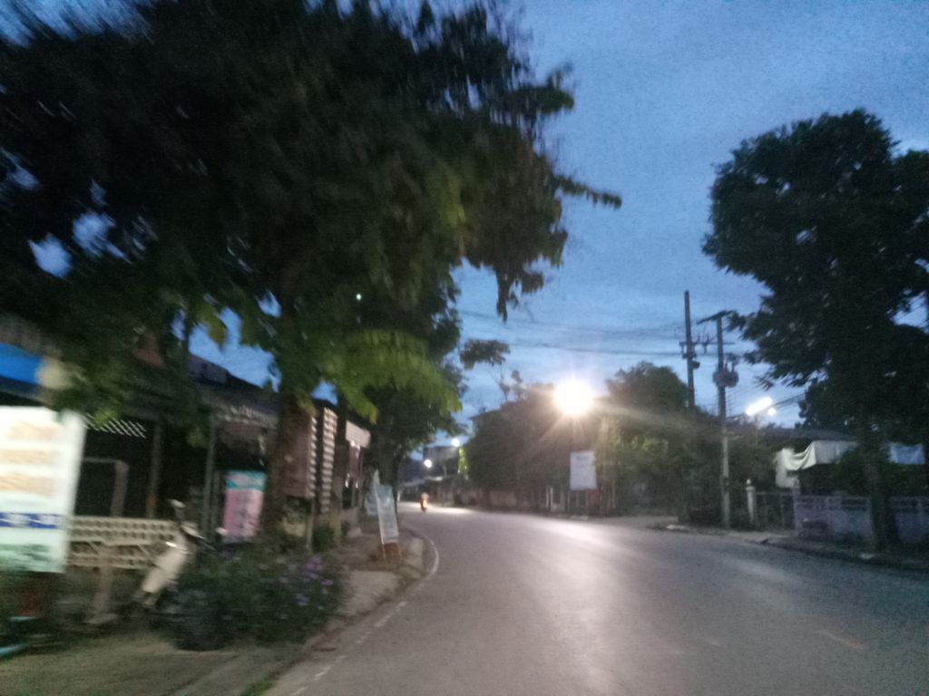 ภาพถนนตรงที่ น้ำเงี้ยวแม่ณี ตั้งอยู่ ถ่ายโดย jang พ.ศ. 2561 (2018) · A street-level view of where น้ำเงี้ยวแม่ณี · Nam Ngiao Mae Ni stands, by jang in 2561 (2018)