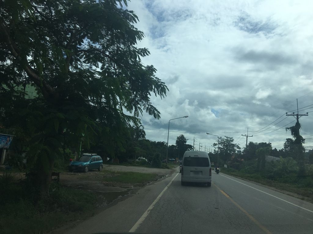 ภาพถนนตรงที่ เชียงของบะหมี่เกี๊ยว ตั้งอยู่ ถ่ายโดย wapriz พ.ศ. 2561 (2018) · A street-level view of where เชียงของบะหมี่เกี๊ยว · Chiang Khong Bamikiao stands, by wapriz in 2561 (2018)