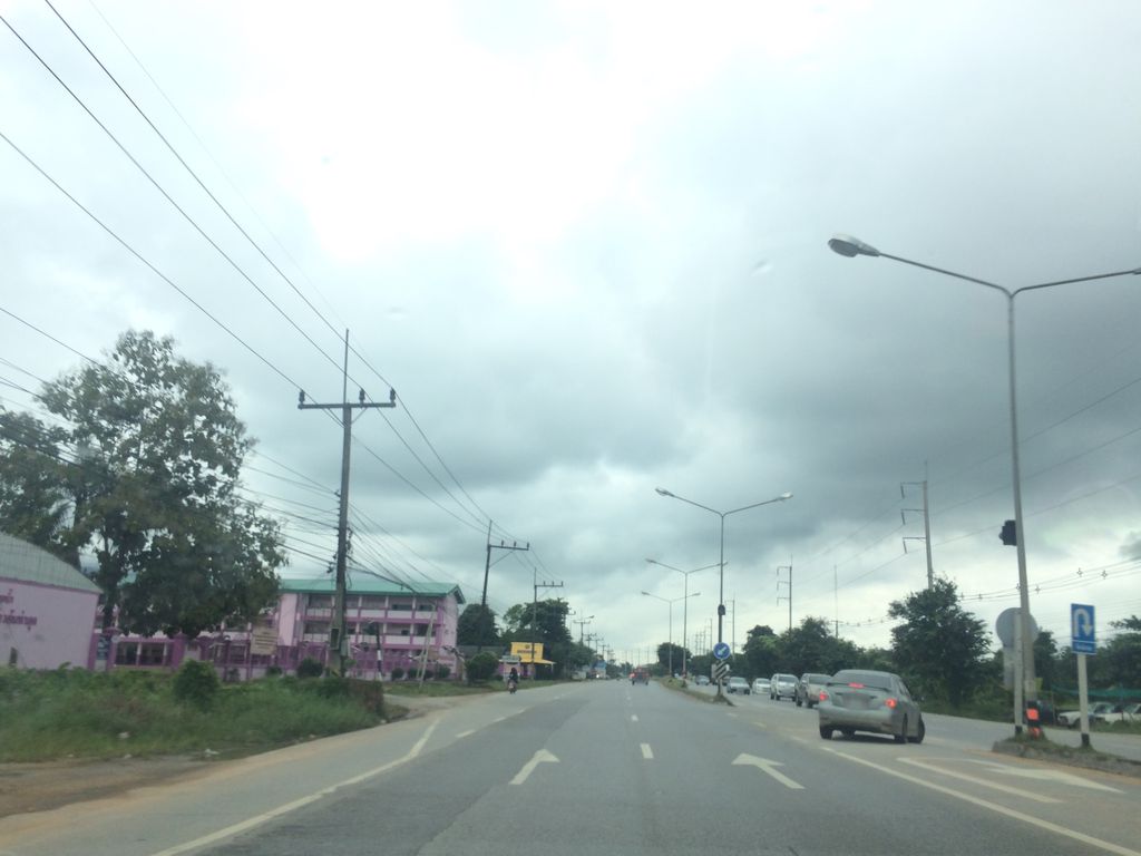 ภาพถนนตรงที่ เสบียงเหนือ ตั้งอยู่ ถ่ายโดย prasert พ.ศ. 2559 (2016) · A street-level view of where เสบียงเหนือ · Sebiinganuea stands, by prasert in 2559 (2016)